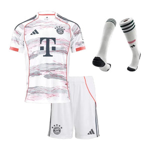 חליפת ילדים באיירן מינכן חוץ 2025/2026