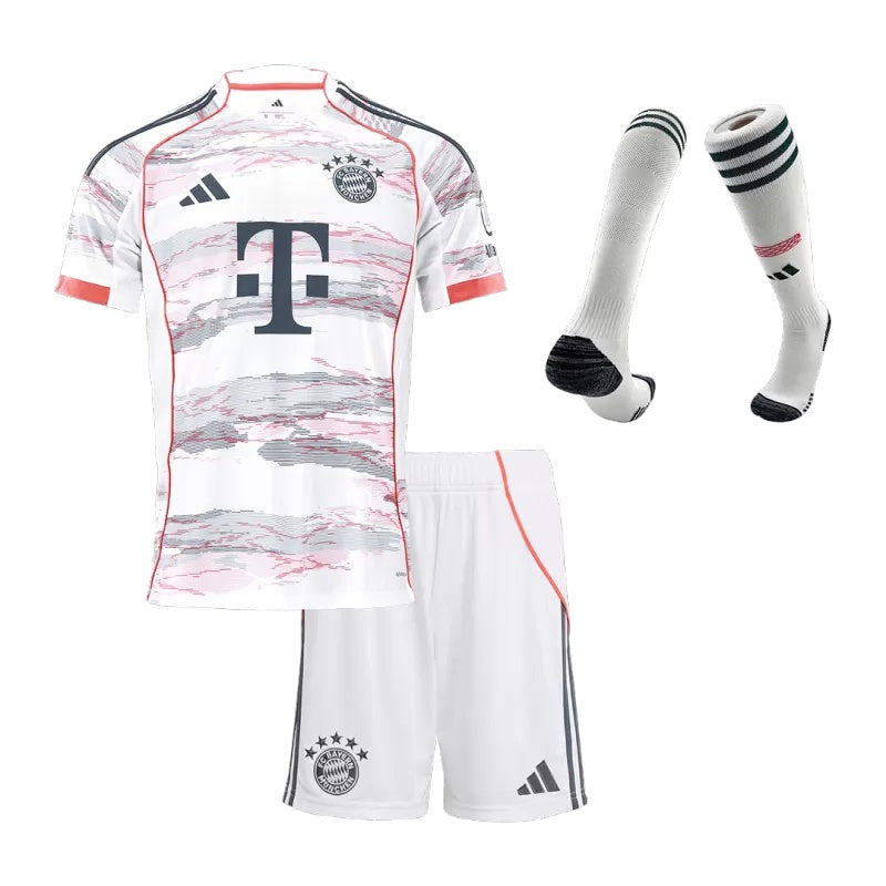 חליפת ילדים באיירן מינכן חוץ 2025/2026